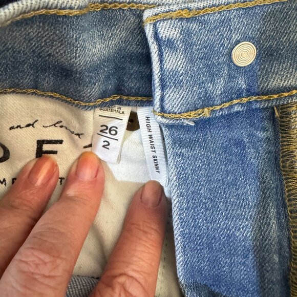 High-Waisted Loft Skinny Jeans Blue Denim Distressed Hem Womens Size 2 - Picture 7 of 8